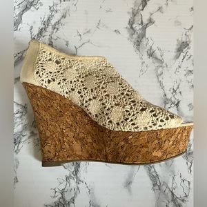 Women Crochet Wedge Shoe size 9.5 Kendall & Kylie Madden Girl Boho Chic